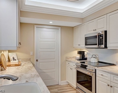 776 Willowbrook Drive - Photo Thumbnail 7
