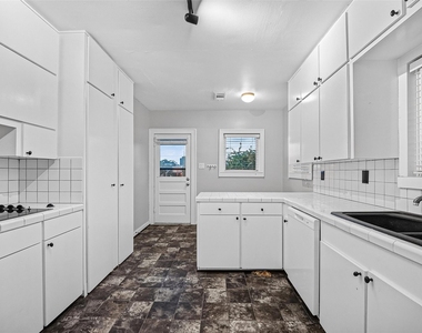 1758 Hawthorne Street - Photo Thumbnail 10