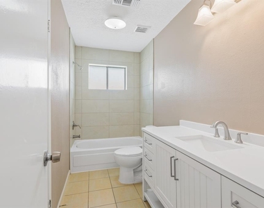 19511 Westhaven Drive - Photo Thumbnail 15