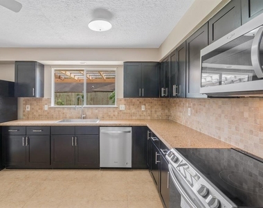 19511 Westhaven Drive - Photo Thumbnail 11