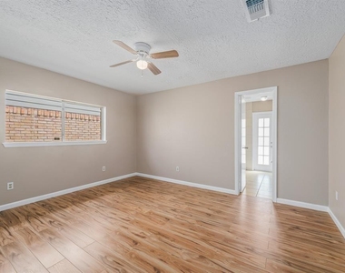 19511 Westhaven Drive - Photo Thumbnail 17