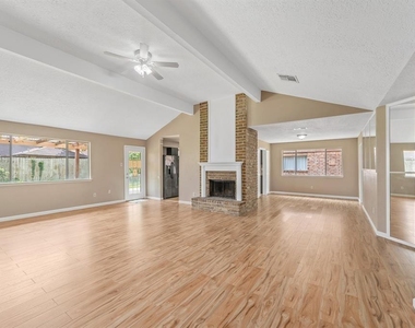 19511 Westhaven Drive - Photo Thumbnail 7