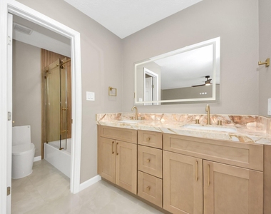 16114 Forest Bend Avenue - Photo Thumbnail 15