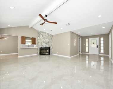 16114 Forest Bend Avenue - Photo Thumbnail 5