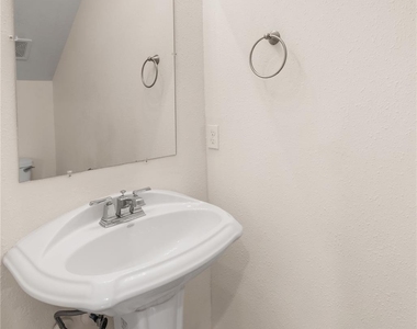 2407 Ferguson Way Road - Photo Thumbnail 7