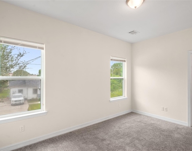 2407 Ferguson Way Road - Photo Thumbnail 12