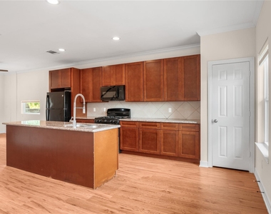 2407 Ferguson Way Road - Photo Thumbnail 4