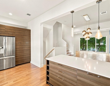 2817 St Emanuel Street - Photo Thumbnail 5