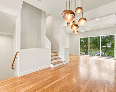 2817 St Emanuel Street - Photo Thumbnail 7