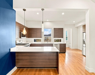 2817 St Emanuel Street - Photo Thumbnail 2