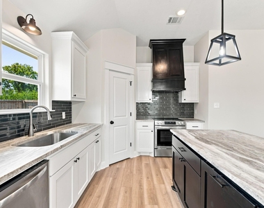 520 Combine Road - Photo Thumbnail 5