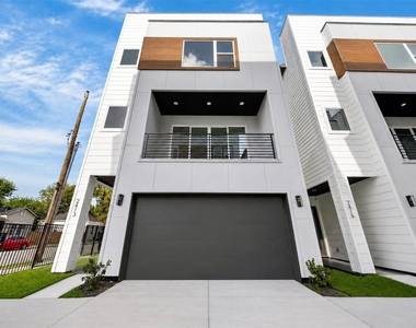 2421 Harrington Street - Photo Thumbnail 1