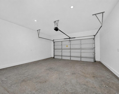 2421 Harrington Street - Photo Thumbnail 40