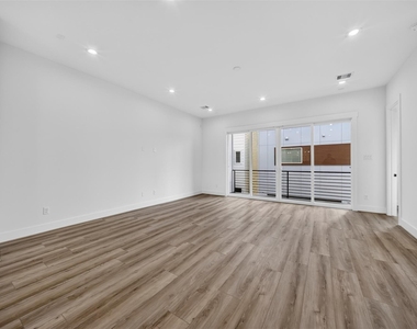 2421 Harrington Street - Photo Thumbnail 18
