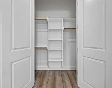 2421 Harrington Street - Photo Thumbnail 9