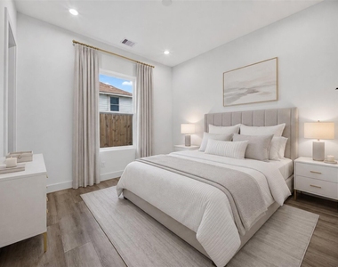 2421 Harrington Street - Photo Thumbnail 7