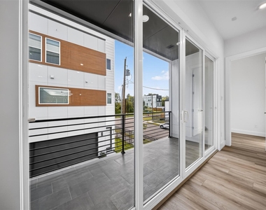 2421 Harrington Street - Photo Thumbnail 22