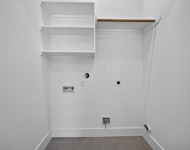 2421 Harrington Street - Photo Thumbnail 28