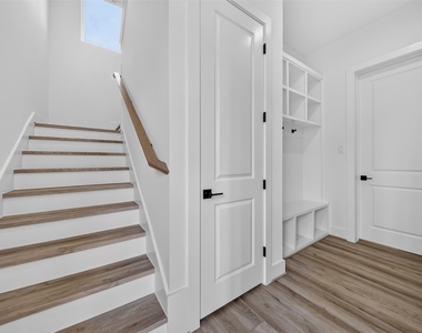 2421 Harrington Street - Photo Thumbnail 5