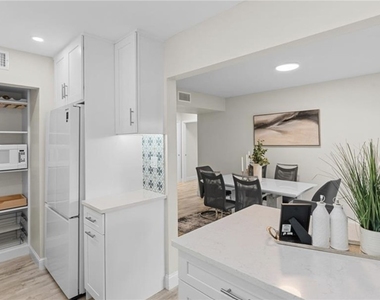 788 Park Shore Drive - Photo Thumbnail 3