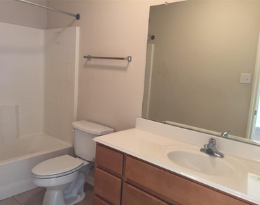603 Wades Way - Photo Thumbnail 6