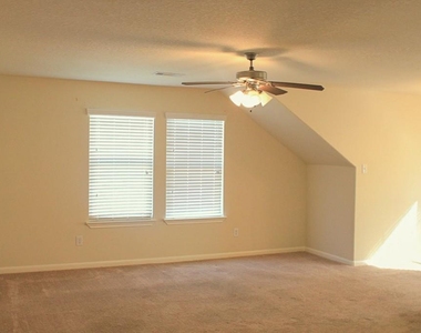 603 Wades Way - Photo Thumbnail 3