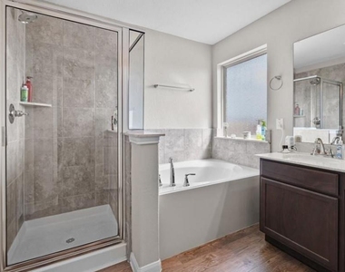 689 Forest Bend Lane - Photo Thumbnail 11