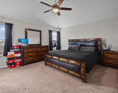 689 Forest Bend Lane - Photo Thumbnail 9