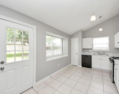 10603 Thorncliff Drive - Photo Thumbnail 12