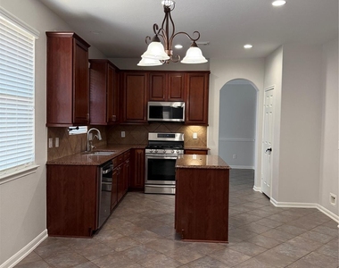 15226 Olmstead Park Drive - Photo Thumbnail 10