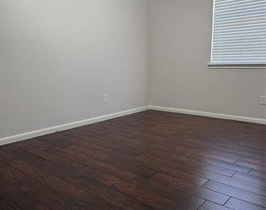 15226 Olmstead Park Drive - Photo Thumbnail 13
