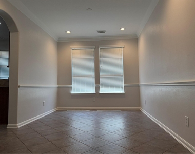 15226 Olmstead Park Drive - Photo Thumbnail 5