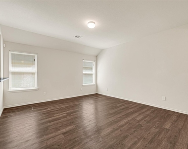 2806 Morgensen Drive - Photo Thumbnail 4