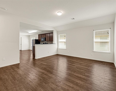 2806 Morgensen Drive - Photo Thumbnail 5