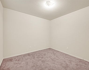 2806 Morgensen Drive - Photo Thumbnail 17