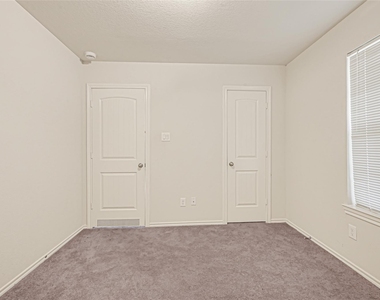 2806 Morgensen Drive - Photo Thumbnail 15