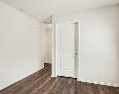 2806 Morgensen Drive - Photo Thumbnail 30