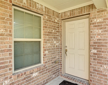 2806 Morgensen Drive - Photo Thumbnail 3