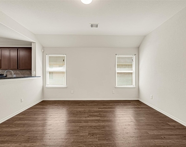 2806 Morgensen Drive - Photo Thumbnail 6