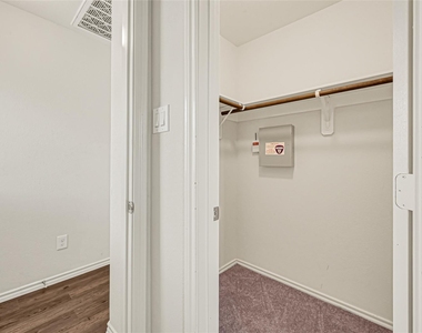 2806 Morgensen Drive - Photo Thumbnail 37