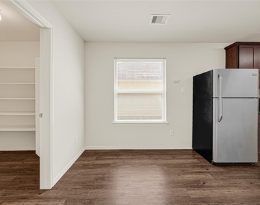 2806 Morgensen Drive - Photo Thumbnail 34