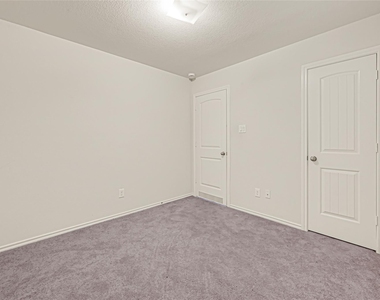 2806 Morgensen Drive - Photo Thumbnail 16