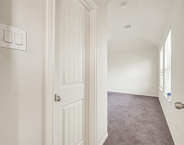 2806 Morgensen Drive - Photo Thumbnail 36