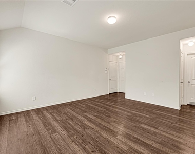 2806 Morgensen Drive - Photo Thumbnail 10