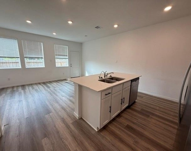922 Moon Drop Lane - Photo Thumbnail 19