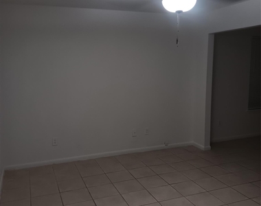 521 Ferguson Street - Photo Thumbnail 5