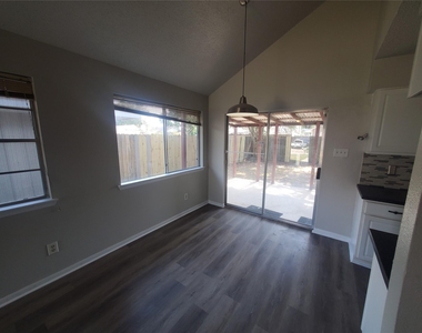 23211 Pebworth Place - Photo Thumbnail 2