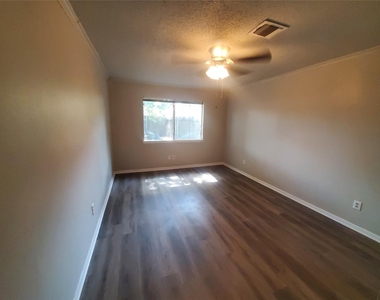 23211 Pebworth Place - Photo Thumbnail 6