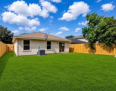 5239 Roth Forest Lane - Photo Thumbnail 11