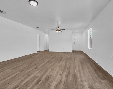 5239 Roth Forest Lane - Photo Thumbnail 3